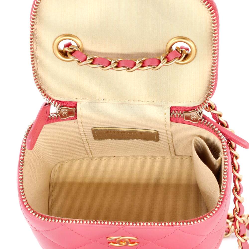 Chanel Pearl Crush Vanity Case With #242799C37B - Picture 5 of 6